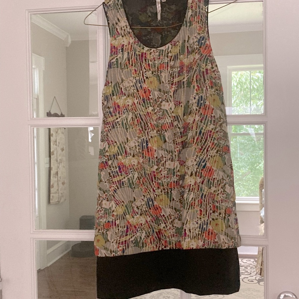 4 for $30 Sz M Petticoat Alley Sleeveless Dress. Lace and Detail Print.